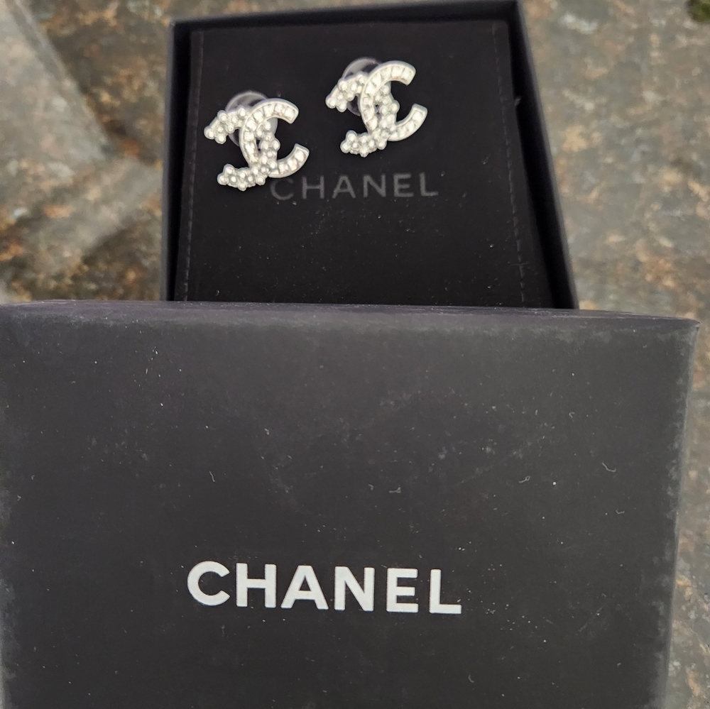 Silver chanel cc earrings